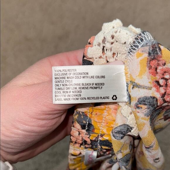 Xhilaration Yellow Floral Lace Trim Pull On Shorts Women's Large - Picture 4 of 5